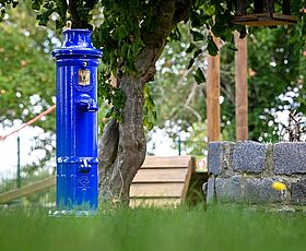 Trinkwasserbrunnen der MIDEWA auf dem Gelände der Kindertagesstätte Zwergenland.
